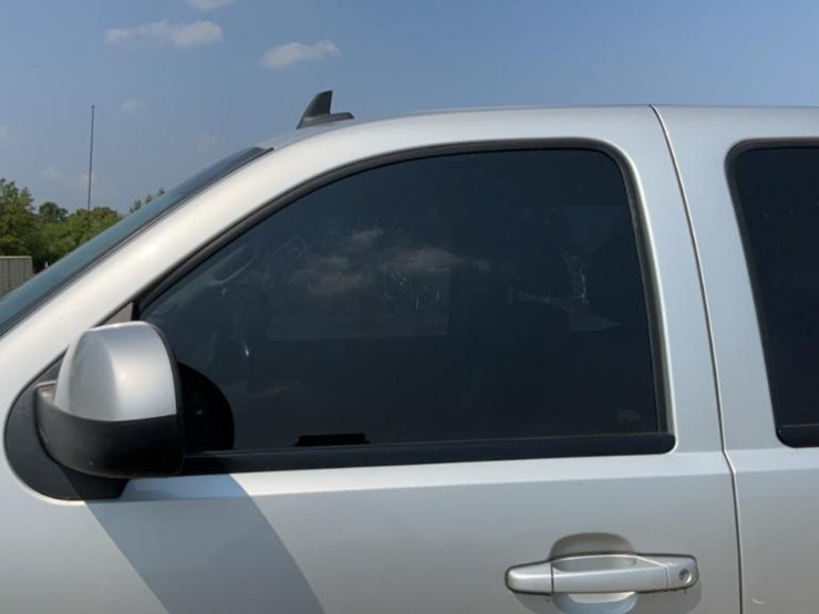 2011-chevrolet-silverado-image-18