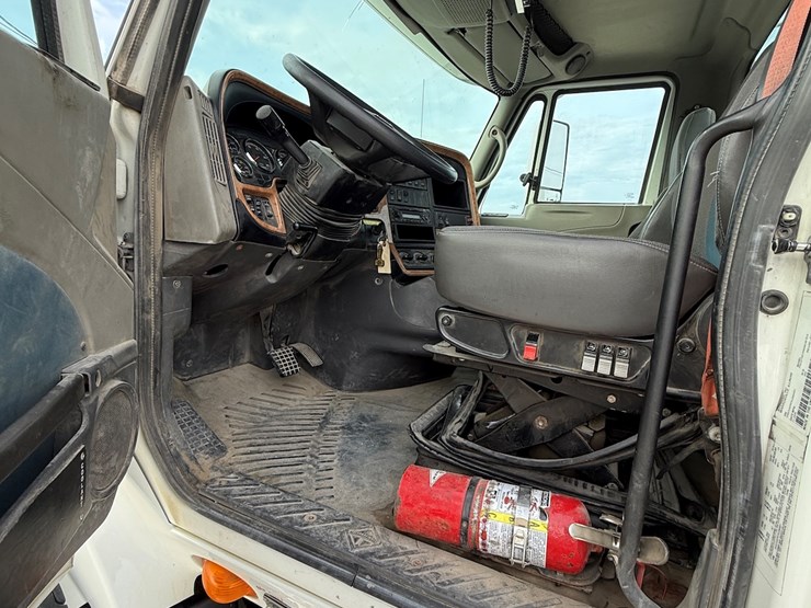 2010-international-prostar-image-45