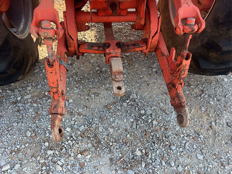 allis-chalmers-185-tractor-image-12