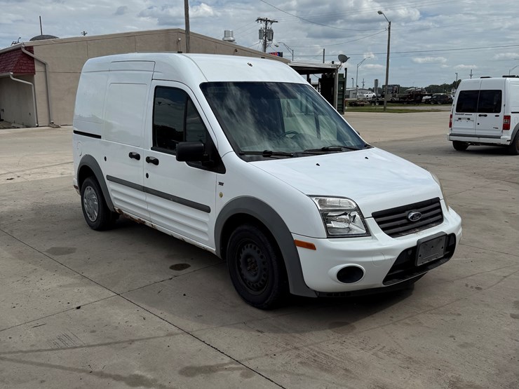 2012-utility-van-image-34