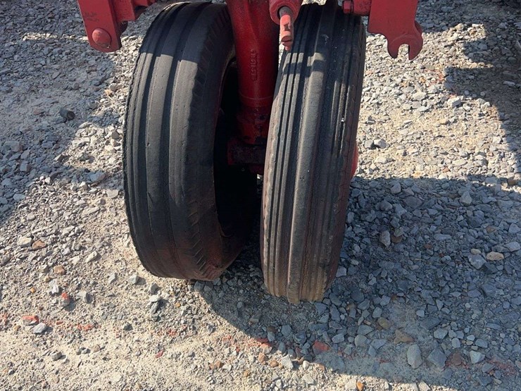 farmall-f-20-tricycle-tractor-image-7