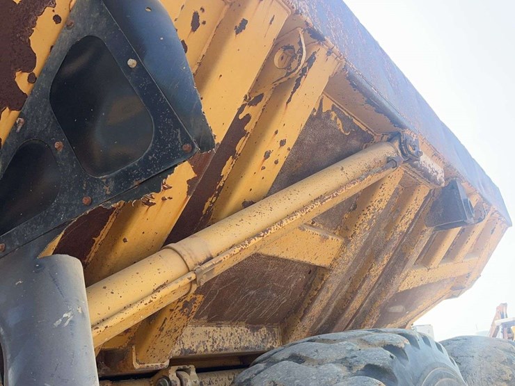cat-d400e-t/a-dump-truck-image-17