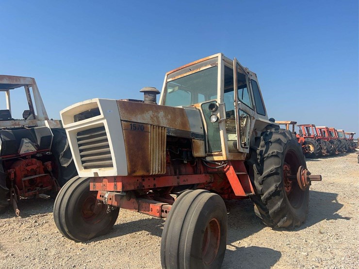 case-1570-cab-tractor-image-1