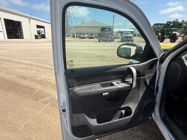 2009-chevrolet-k1500-image-27