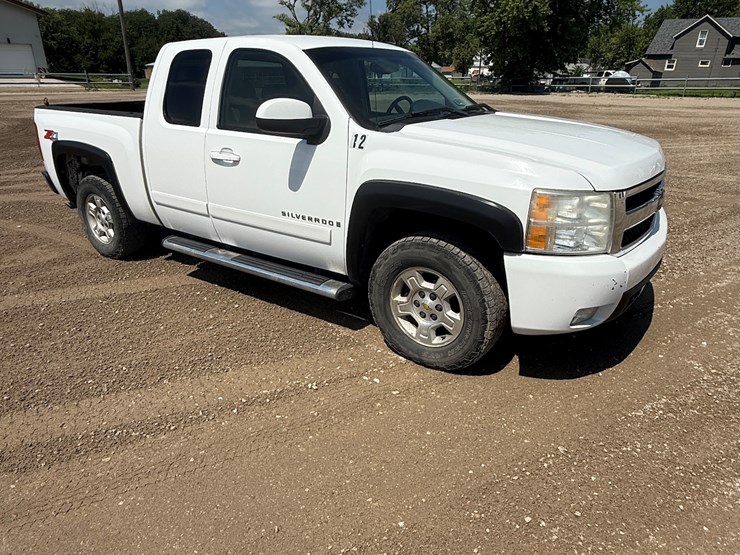 2008-chevrolet-k1500-image-4