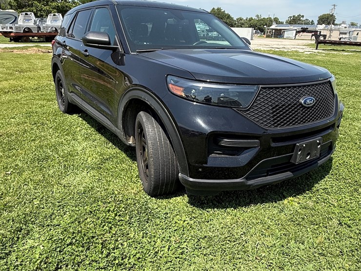 2021-ford-explorer-police-interceptor-image-34