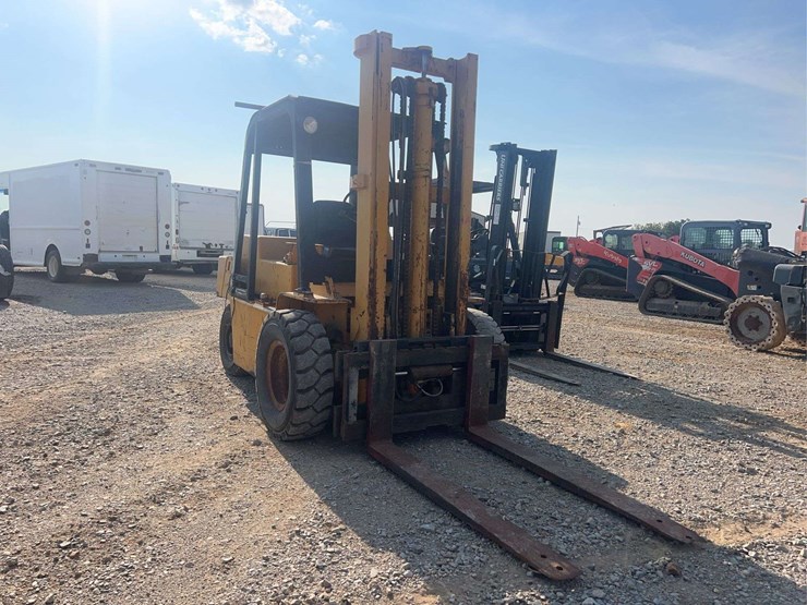cat-v80d-warehouse-forklift-image-5