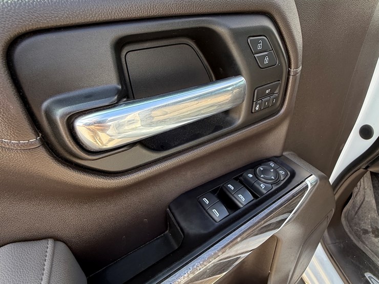 2019-chevrolet-k1500-image-12