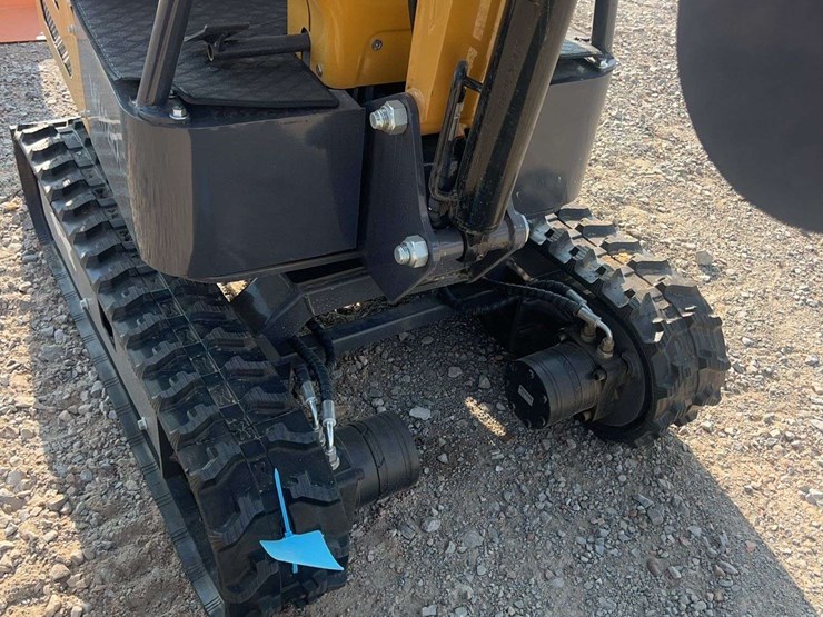 agt-mx12rx-mini-excavator-image-8