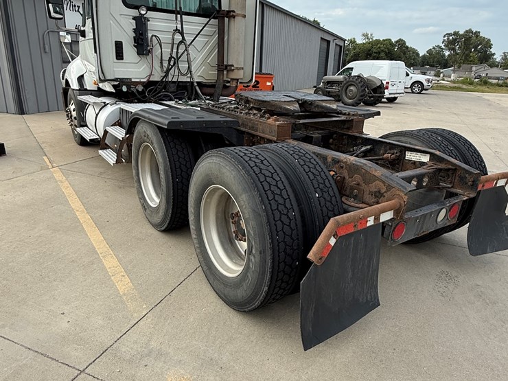 2010-international-prostar-image-22