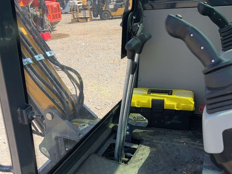 agt-my50r-mini-excavator-image-26