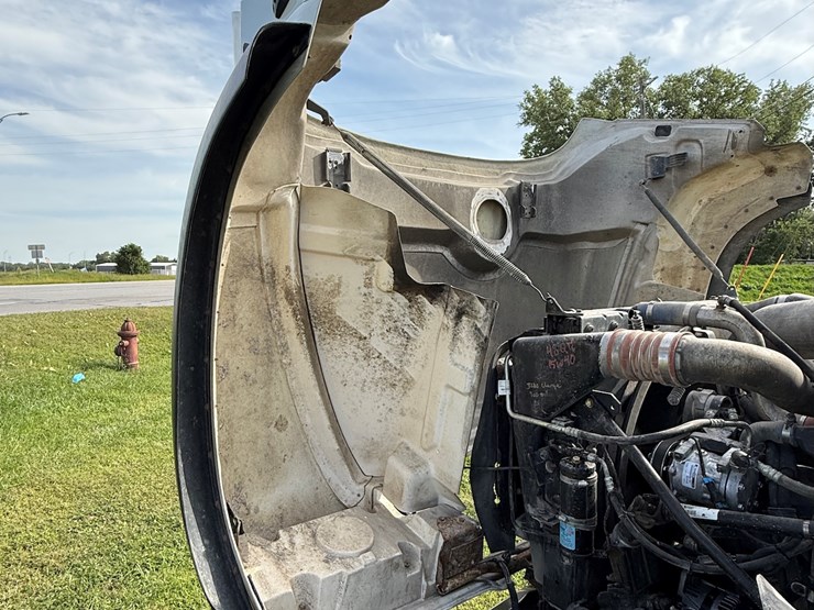 #16-•-2006-mack-cv713-granite-triple-axle-conventional-dump-truck-image-25