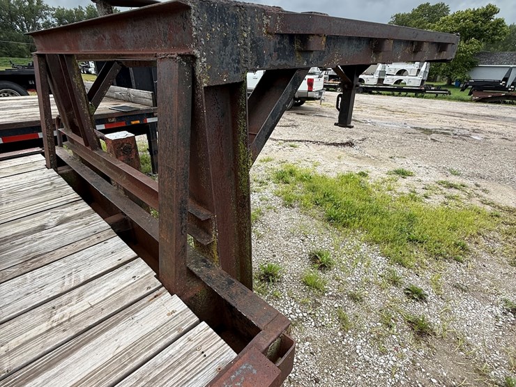 #34-•-shop-made-triple-axle-gooseneck-flatbed-trailer-image-13