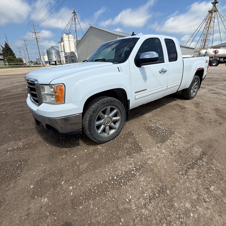 #13 • 2012 GMC K1500 Sierra SLE Extended Cab 4x4 Pickup