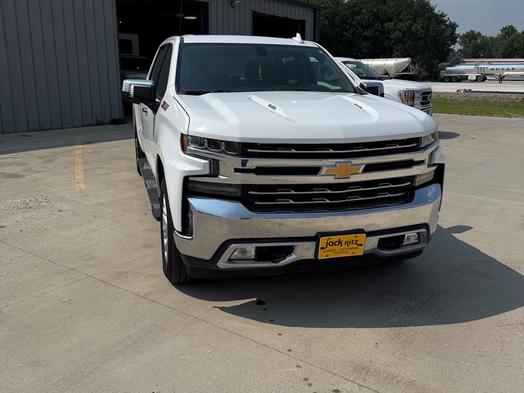 2019-chevrolet-silverado-image-22