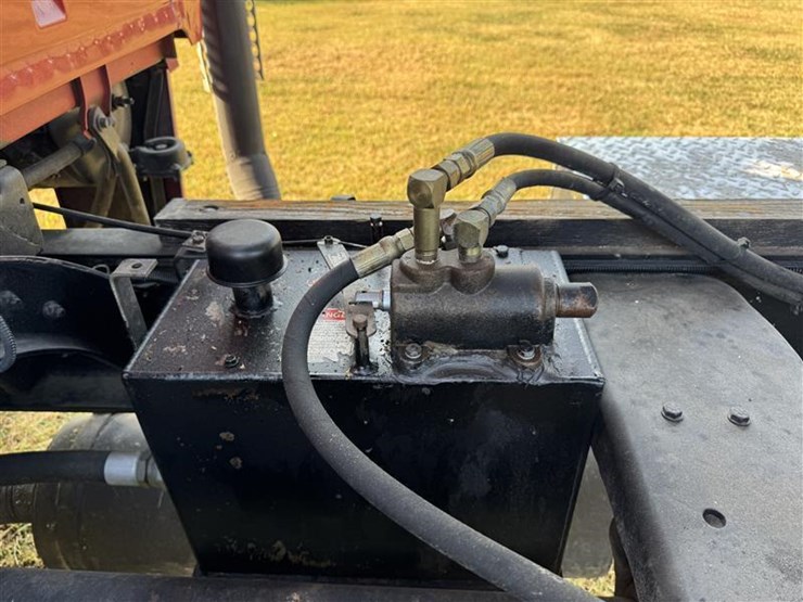 1995-ford-l8000-image-37