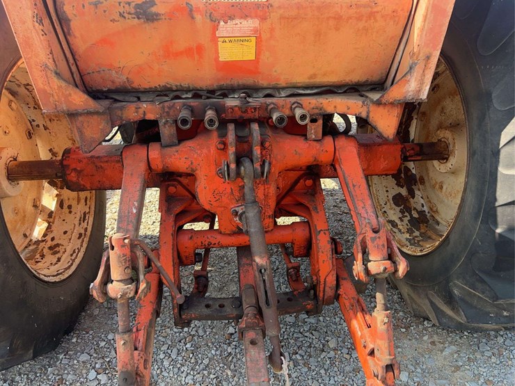 allis-chalmers-xt-series-3-tractor-image-15
