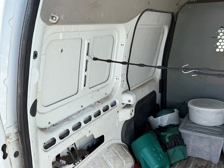 2012-utility-van-image-33