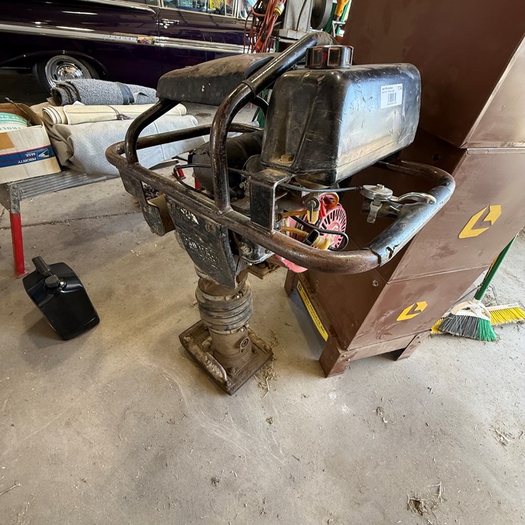 #114 • Ingersoll-Rand Bobcat BR72 Jumping Jack Dirt Compactor
