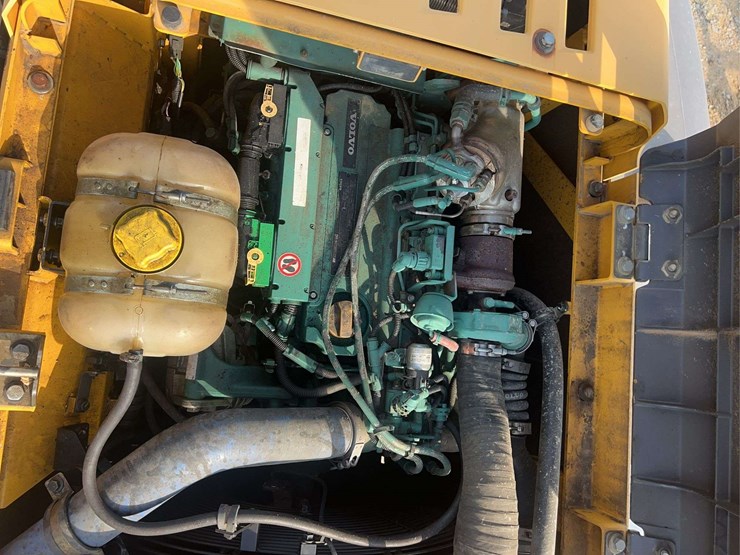 volvo-ex160d-excavator-image-25
