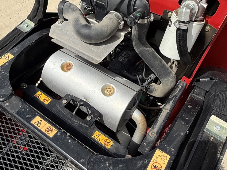 #29-•-2024-toro-dingo-tx-1000-narrow-track-ride-on-skidloader-image-13