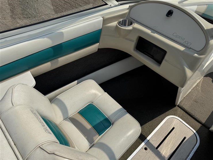 1995-rinker-captiva-190-image-16