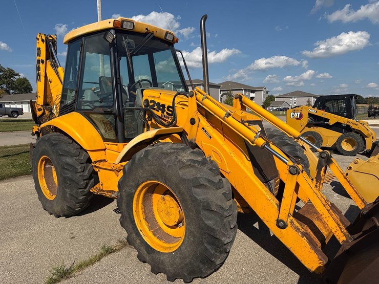 jcb-214s-image-2