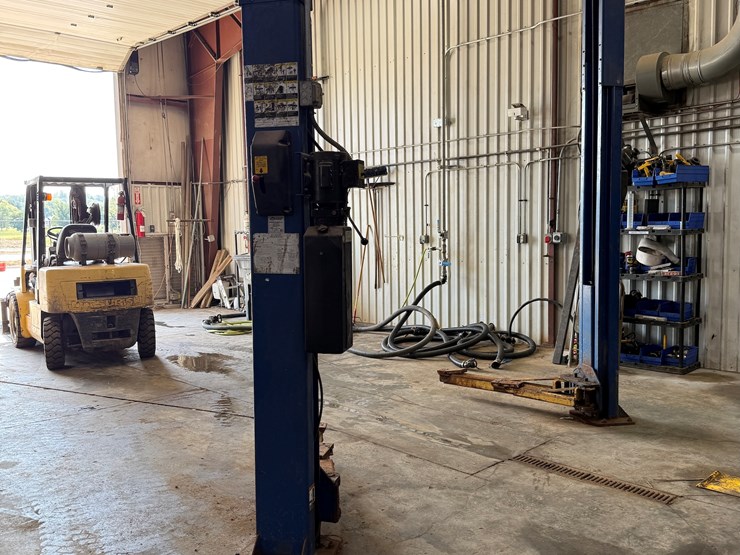 #107-•-rotary-spoa9-200-2-post-auto-lift-image-7