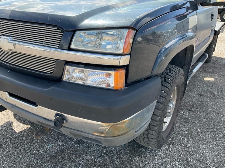 2003-chevrolet-silverado-image-14