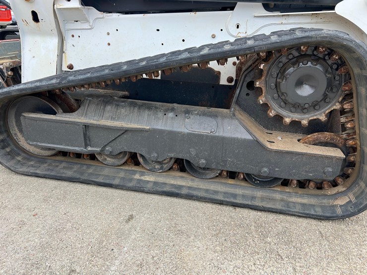 2019-bobcat-t630-image-7