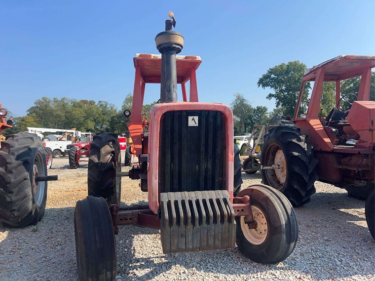 allis-chalmers-7040-tractor-image-5