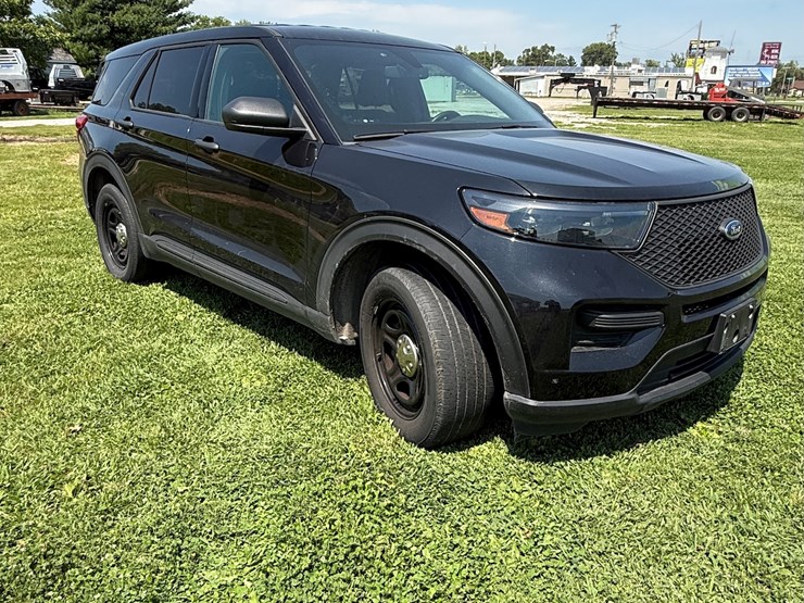 2021-ford-explorer-police-interceptor-image-2