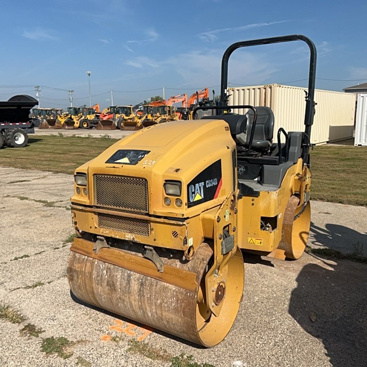 2016 CATERPILLAR CB34B