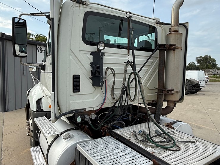 2010-international-prostar-image-18