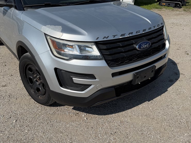 2016-ford-explorer-police-interceptor-image-4