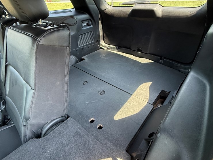 2021-ford-explorer-police-interceptor-image-26
