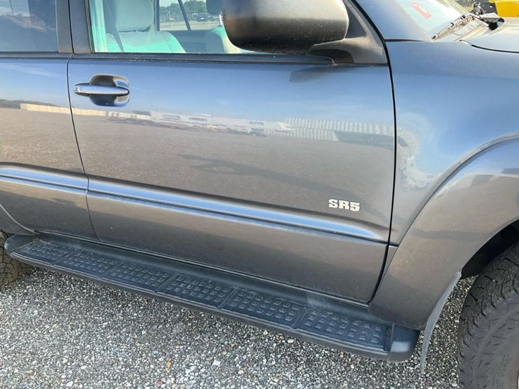 2004-toyota-4-runner-image-35