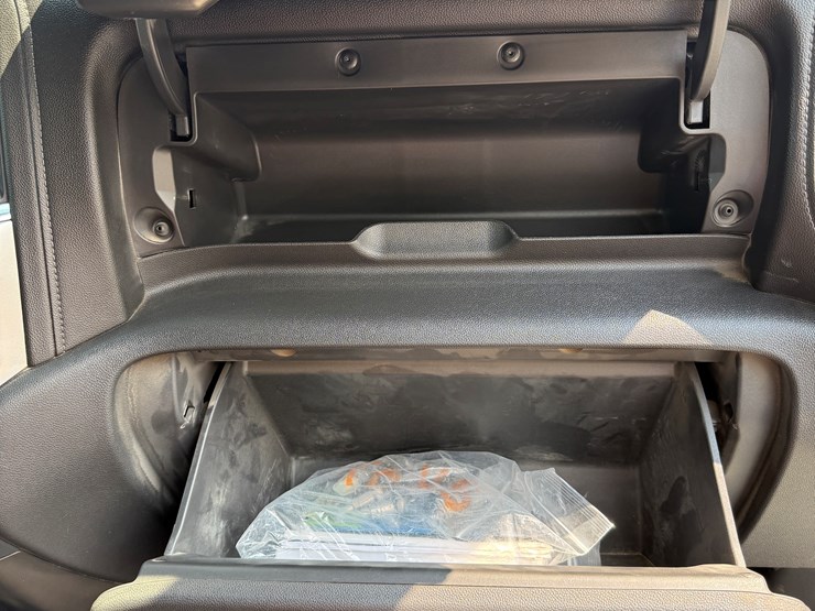 2019-chevrolet-silverado-image-16