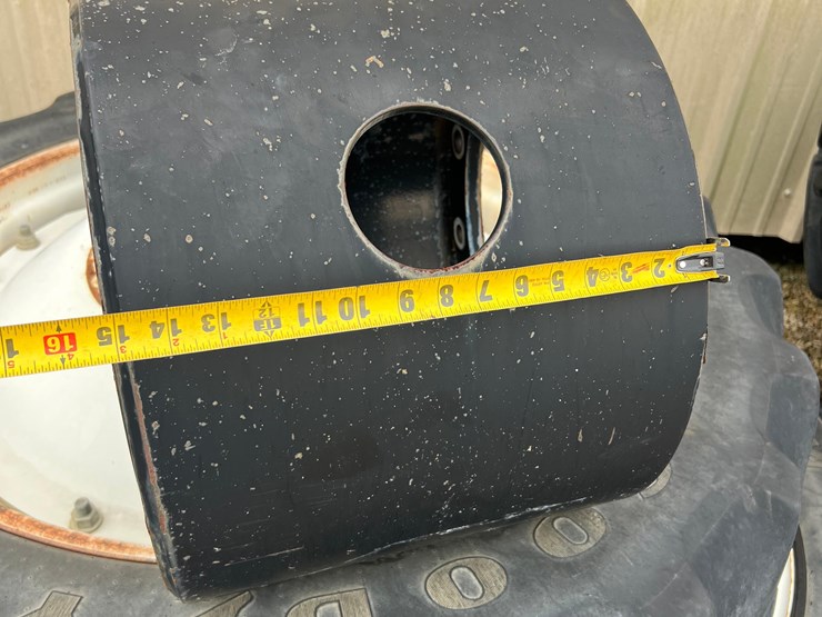 2012-unverferth-15-inch-rear-spacers-for-10-bolt-hub-image-1