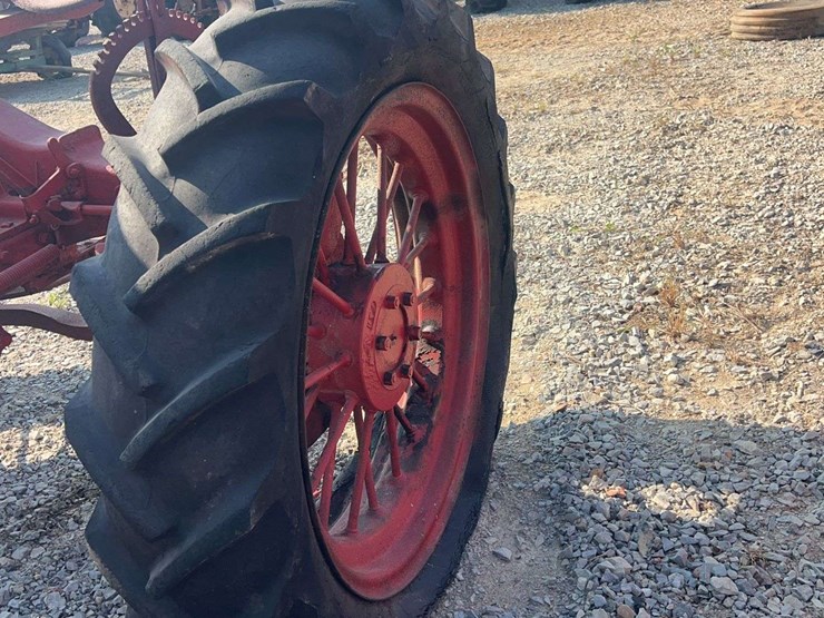 farmall-f-20-tricycle-tractor-image-13
