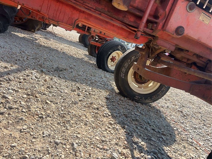 case-1175-cab-tractor-image-26