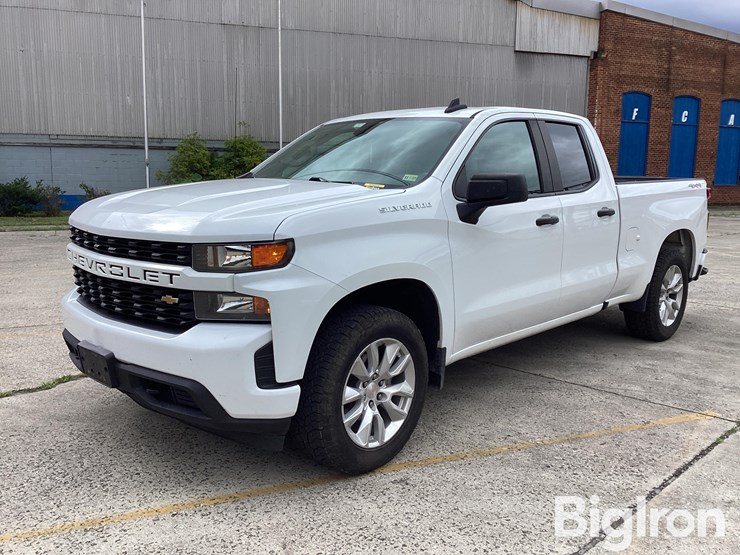 2022-chevrolet-silverado-1500-image-1