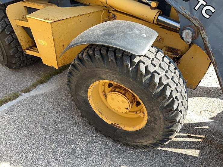 deere-410j-image-4