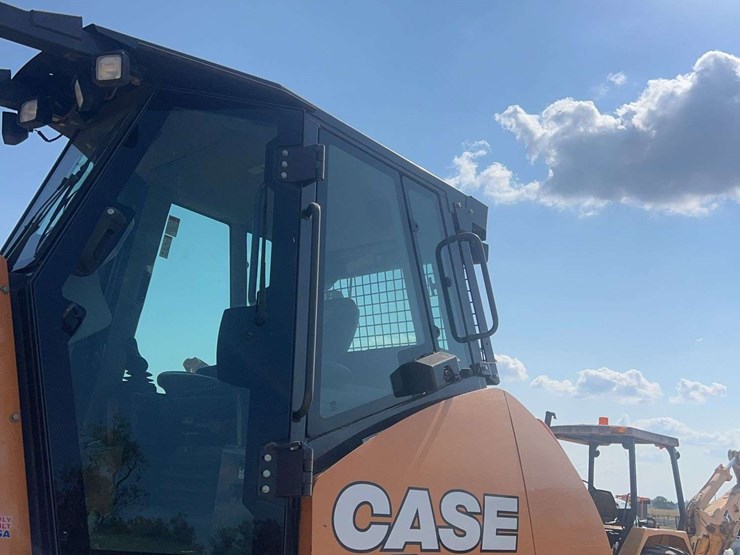 2021-case-1150m-cab-dozer-image-13
