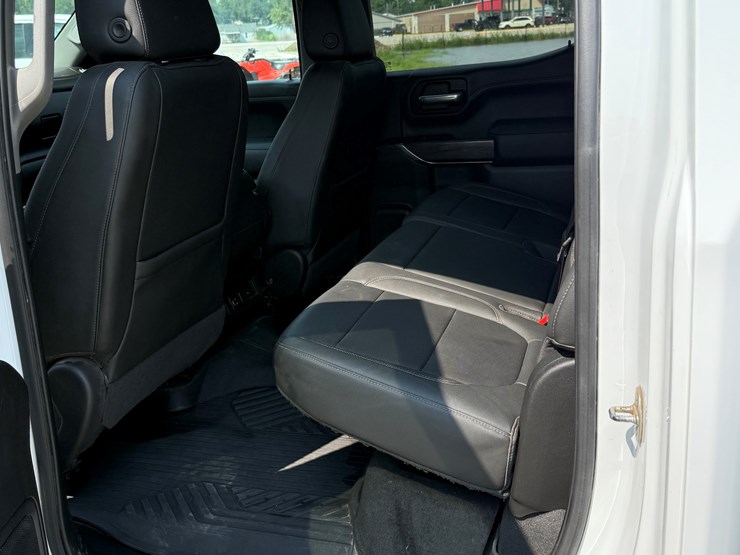 2019-chevrolet-silverado-image-60