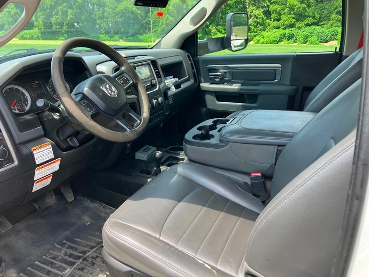 2017-ram-4500-bucket-truck-image-9