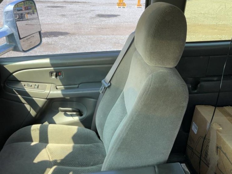 2005-chevrolet-silverado-image-82