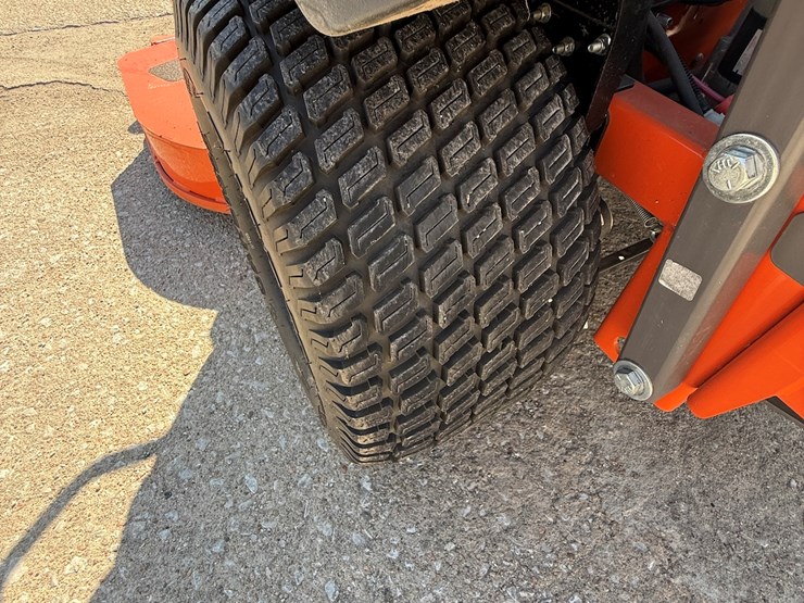 #45-•-2024-husqvarna-ztr-z560l-commercial-mid-deck-zero-turn-riding-mower-image-11