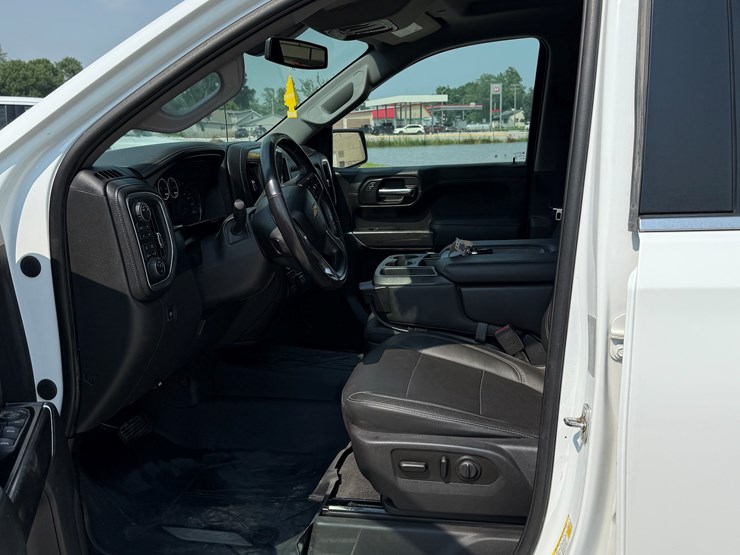 2019-chevrolet-silverado-image-74