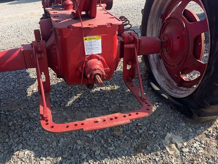 farmall-m-tricycle-tractor-image-13